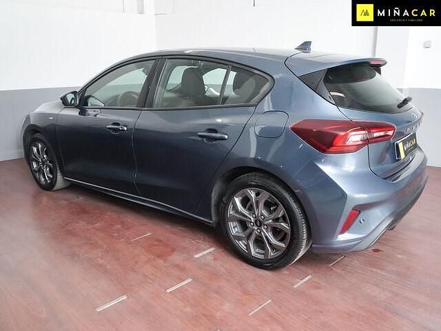 Usado Ford Focus ST-Line 125 CV (91 kW) 2023 Azul Utilitario