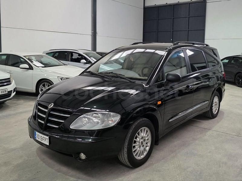 Usado Ssangyong (KGM) Rodius Limited 165 CV (121 kW) 2007 Negro Monovolumen