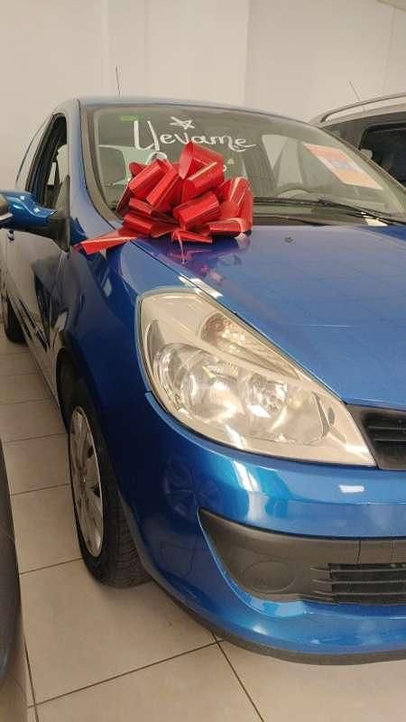 Azul Usado 2007 Renault Clio II Authentique Utilitario | 4900 € (Un poco caro) - Imagen 1/4