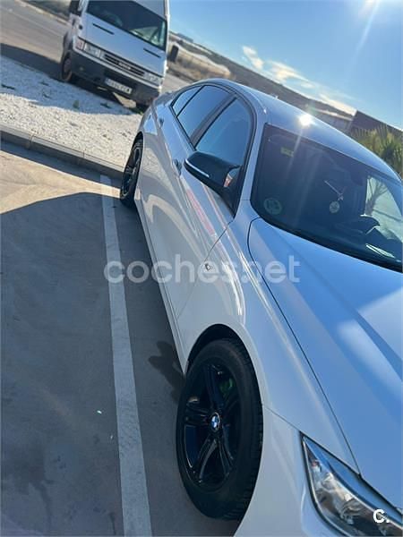 Usado BMW 318 143 HP (105 kW) 2014 Branco Sedan
