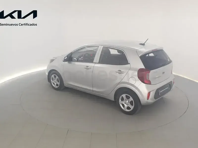 Usado Kia Picanto 63 CV (46 kW) 2024 Gris / plata Utilitario