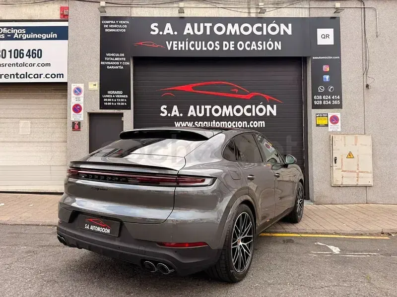 Usado Porsche Cayenne 470 CV (345 kW) 2024 Gris / plata SUV