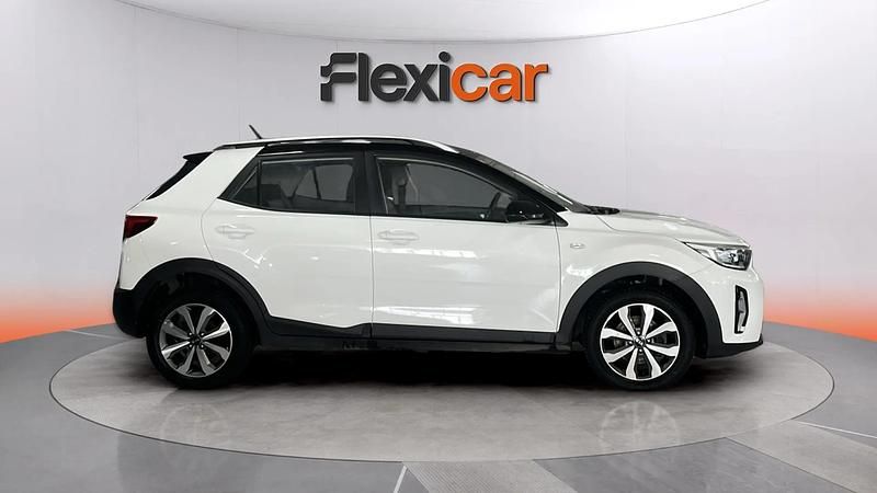 Usado Kia Stonic 84 HP (61 kW) 2021 Branco SUV
