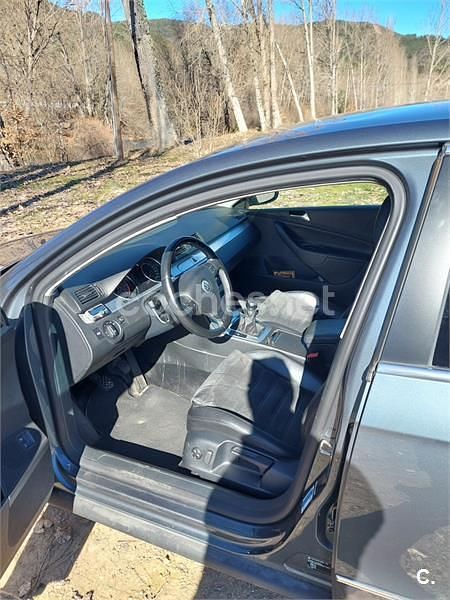 Usado VW Passat 150 CV (110 kW) 2019 Gris / plata Berlina