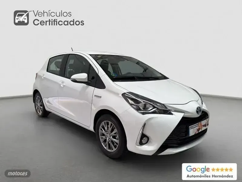 Usado Toyota Yaris Hybrid Advance 100 CV (73 kW) 2020 Blanco Berlina