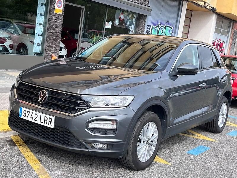 Usado VW T-Roc Edition 115 CV (84 kW) 2021 Gris / plata SUV