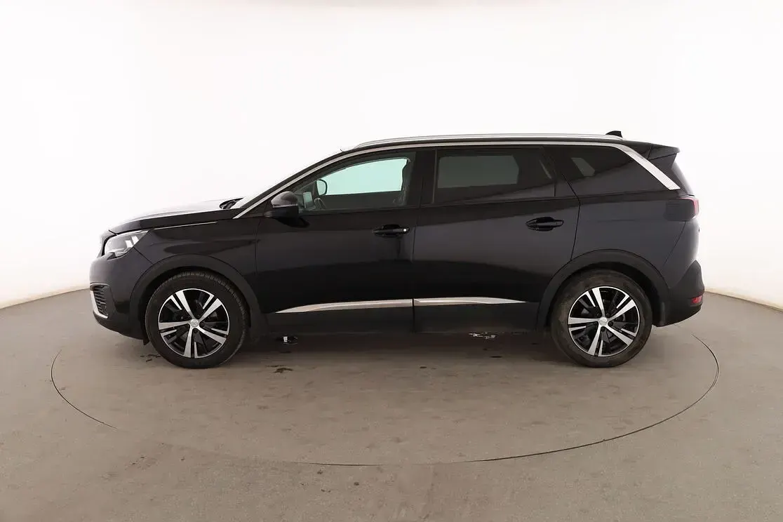 Usado Peugeot 5008 Allure 130 CV (95 kW) 2019 Negro SUV