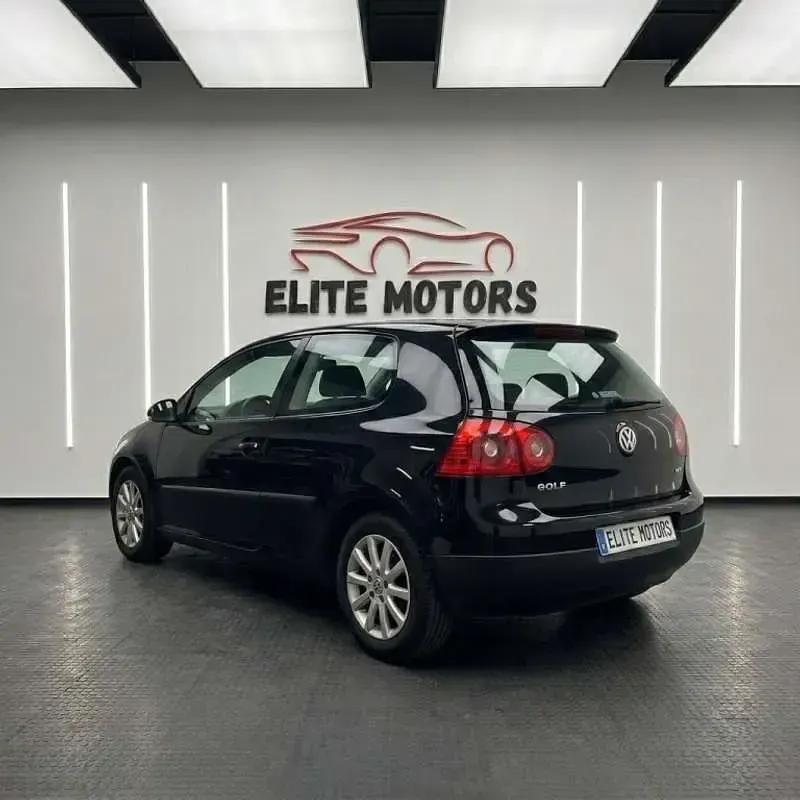 Usado VW Golf V Conceptline 105 CV (77 kW) 2007 Negro Utilitario