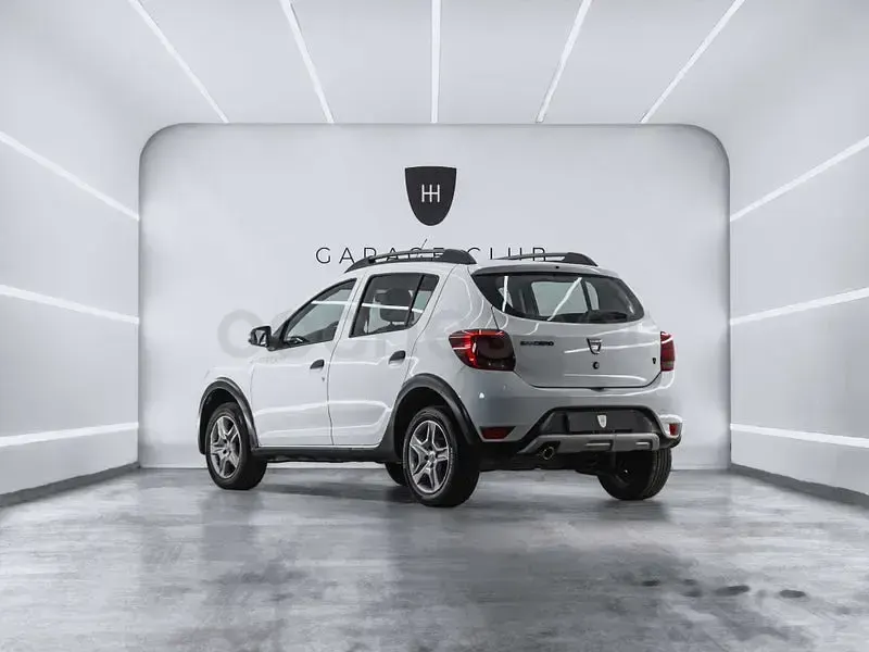 Usado Dacia Sandero Essentiel 101 CV (74 kW) 2020 Blanco Berlina