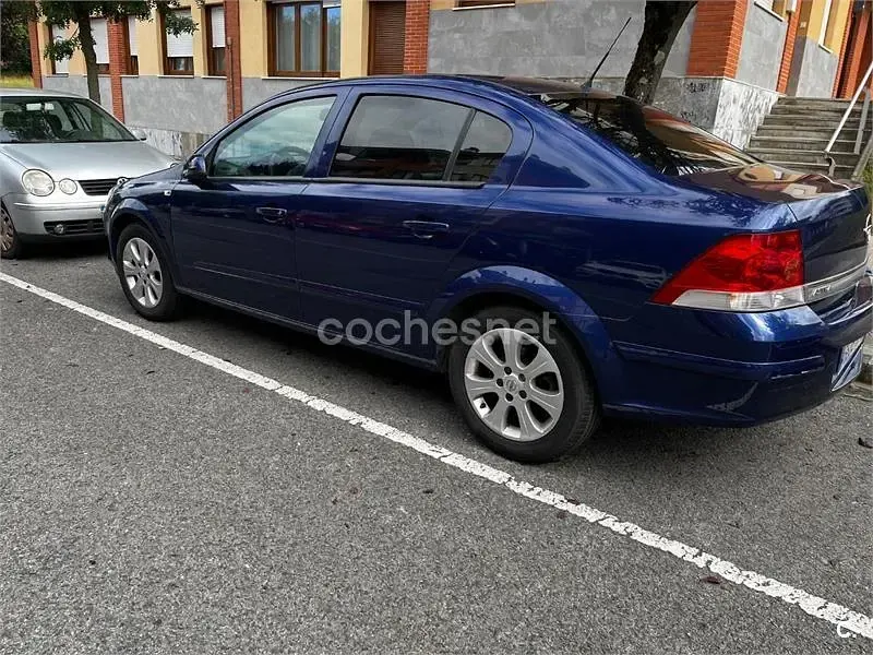 Usado Opel Astra Enjoy 115 CV (84 kW) 2008 Azul Berlina
