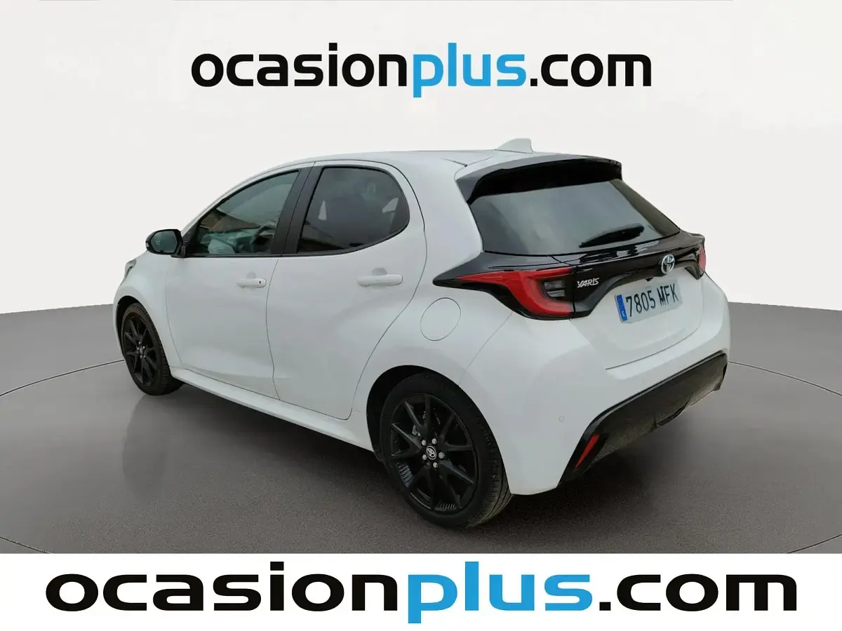 Usado Toyota Yaris Plus 116 CV (85 kW) 2023 Blanco Utilitario
