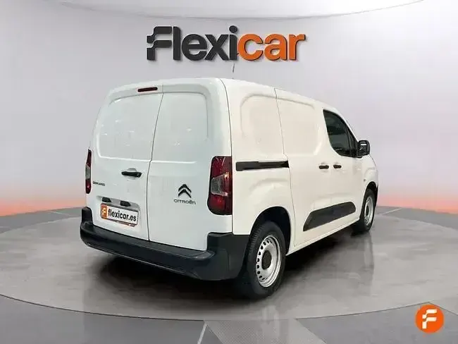 Usado Citroën Berlingo Feel 100 CV (73 kW) 2019 Blanco Monovolumen