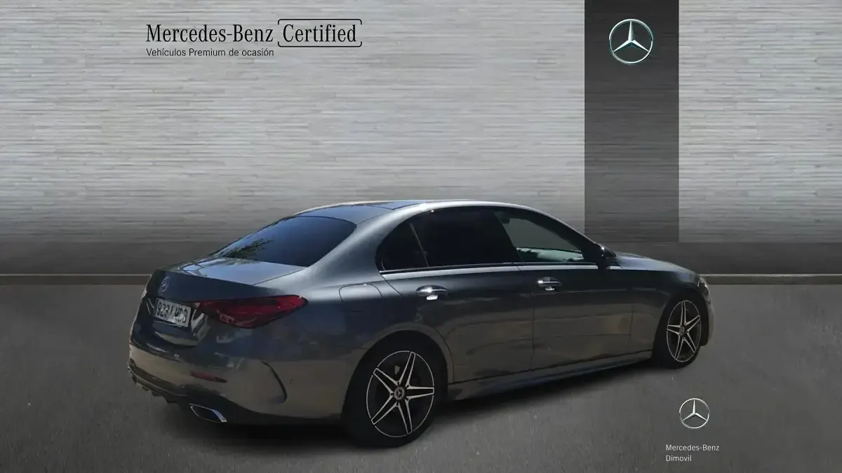 Usado Mercedes C200 AMG line 163 CV (119 kW) 2022 Gris Familiar