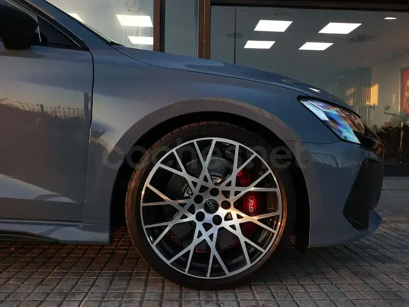 Usado Audi RS3 400 CV (294 kW) 2025 Gris / plata Berlina