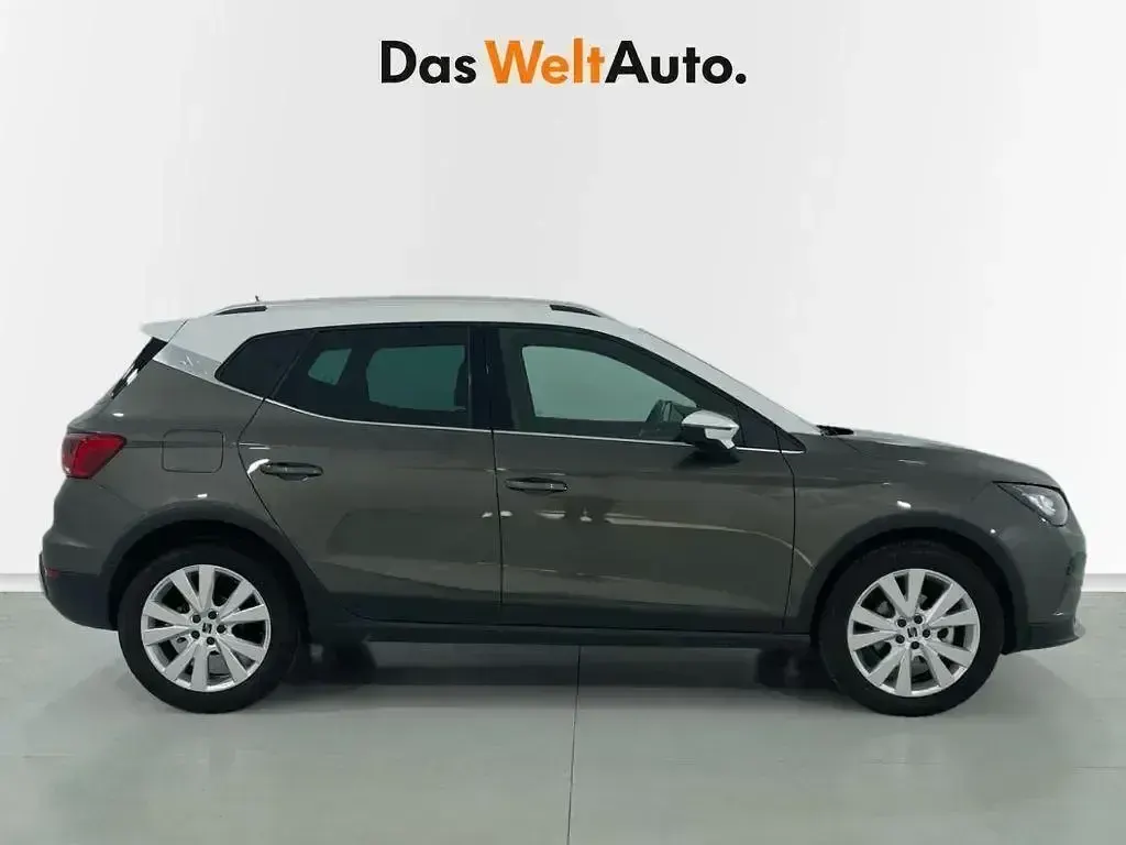 Usado Seat Arona Xperience 115 HP (84 kW) 2025 Cinzento SUV