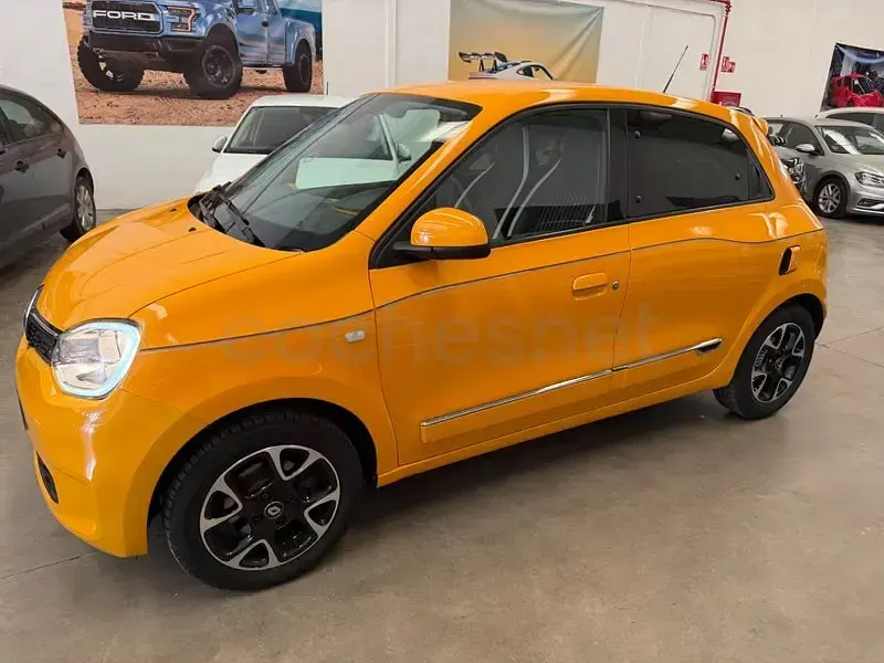 Usado Renault Twingo Intens 75 CV (55 kW) 2019 Naranja Utilitario