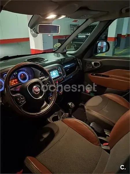 Usado Fiat 500L Trekking 85 CV (62 kW) 2015 Negro Monovolumen