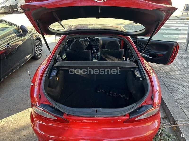 Usado Hyundai Coupé 114 CV (83 kW) 1997 Rojo Coupe