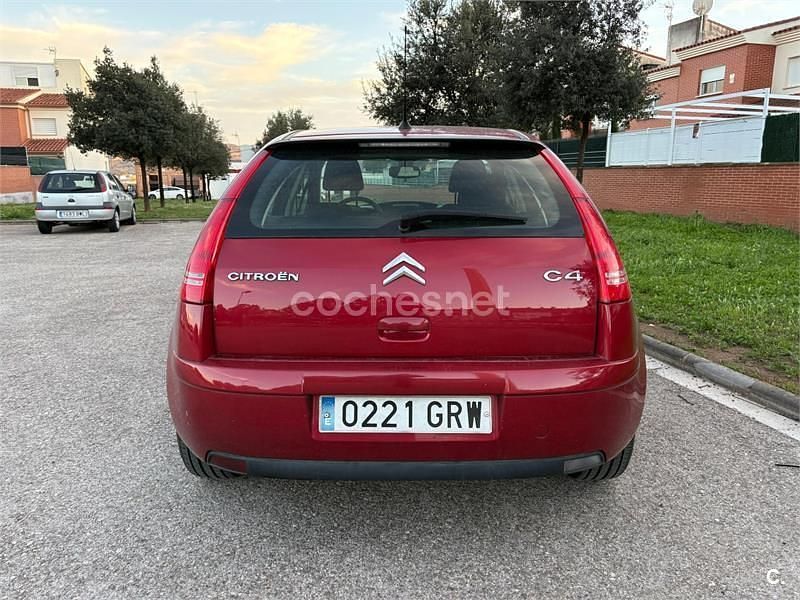 Usado Citroën C4 90 CV (66 kW) 2009 Rojo Berlina