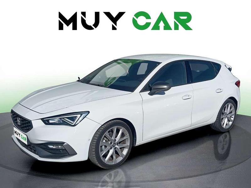Begagnad Seat Leon FR 150 HK (110 kW) 2024 Vit Halvkombi