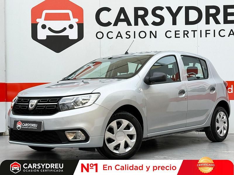 Usado Dacia Sandero Essentiel 73 CV (53 kW) 2020 Gris / plata Berlina