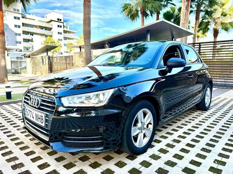 Usado Audi A1 Sportback Design 90 CV (66 kW) 2015 Negro Utilitario
