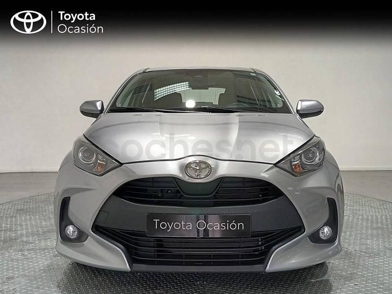 Usado Toyota Yaris 125 CV (91 kW) 2024 Gris / plata Berlina