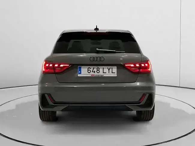 Usado Audi A1 110 CV (80 kW) 2022 Gris SUV