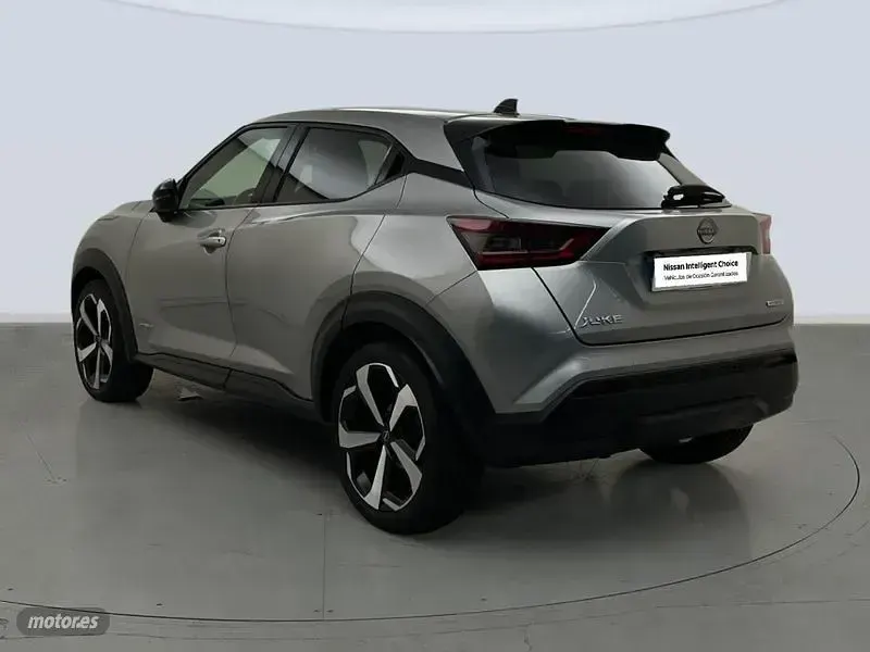 Usado Nissan Juke Tekna 143 CV (105 kW) 2023 Plateado SUV