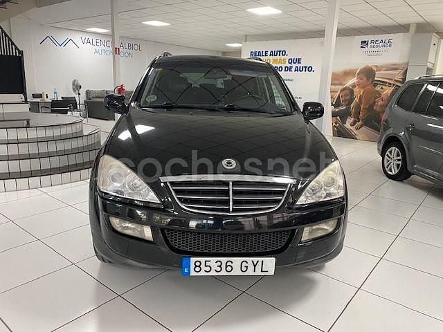 Negro Usado 2010 Ssangyong (KGM) Kyron Limited SUV | 7900 € - Imagen 1/4