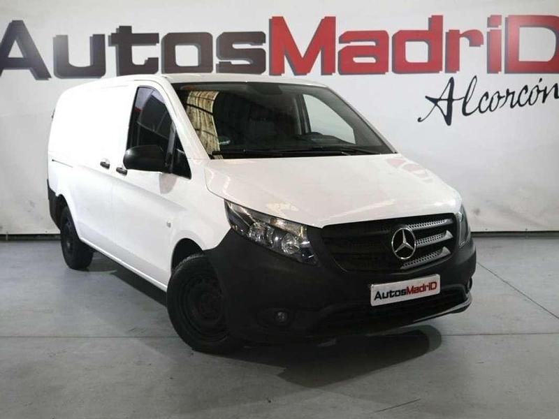 Blanco Usado 2021 Mercedes Vito Monovolumen | 24.490 € (Un poco caro) - Imagen 1/4
