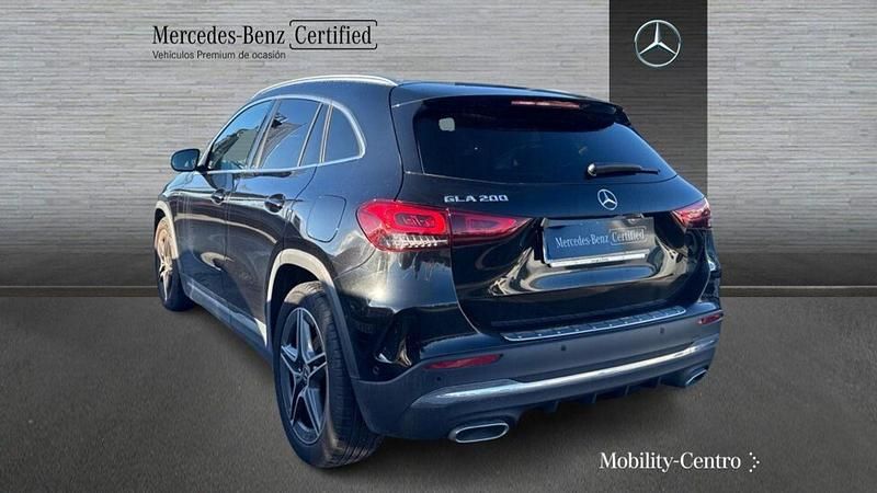 Usado Mercedes GLA200 AMG line 163 CV (119 kW) 2022 Kosmosblack  met. SUV