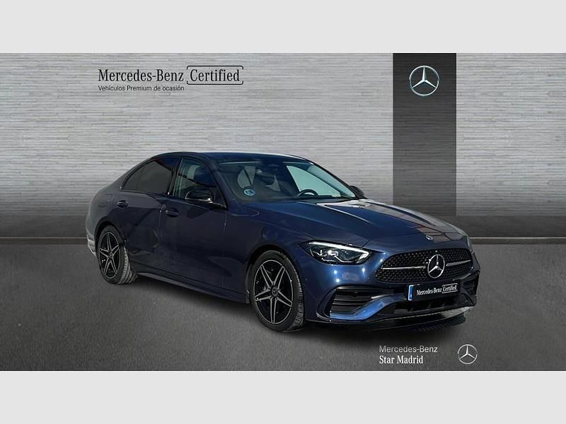 Usado Mercedes C220 AMG line 200 CV (147 kW) 2025 Azul sodalita (metalizado) Berlina