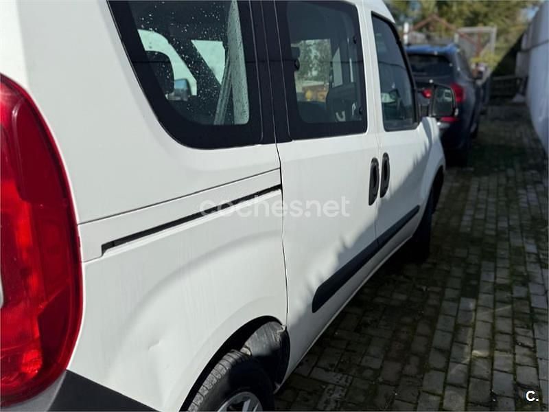 Usado Fiat Doblò Active 90 CV (66 kW) 2015 Blanco Monovolumen