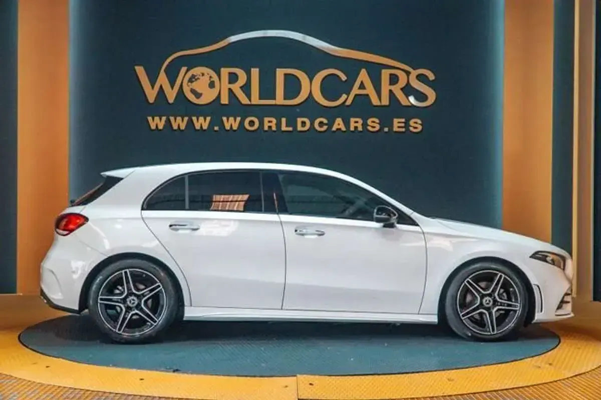 Usado Mercedes A200 AMG line 150 CV (110 kW) 2022 Blanco Berlina