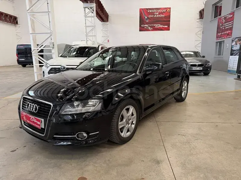 Usado Audi A3 Attraction 140 CV (102 kW) 2011 Negro Utilitario