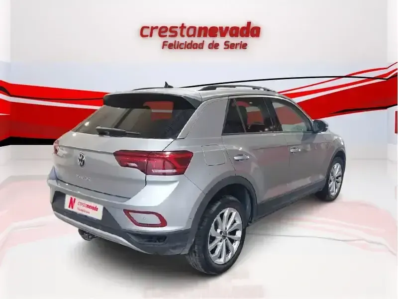 Usado VW T-Roc Life 115 CV (84 kW) 2023 Gris SUV