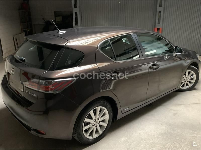 Usado Lexus CT200h 136 CV (100 kW) 2011 Marrón Berlina
