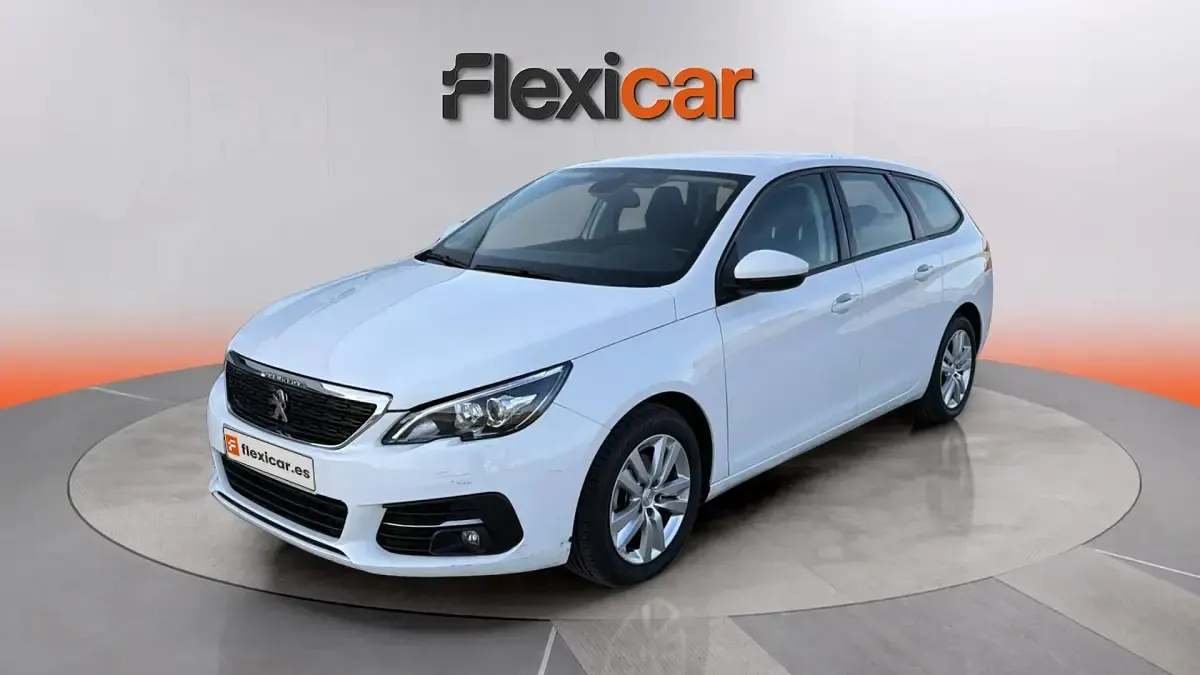Begagnad Peugeot 308 SW Active 130 HK (95 kW) 2021 Vit Kombi