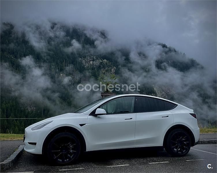 Eléctrico Usado 2024 Tesla Model Y RWD SUV | 39.000 € (Caro) - Imagen 1/1