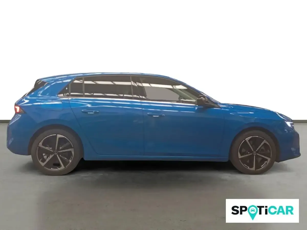 Usado Opel Astra Elegance 180 CV (132 kW) 2023 Azul Utilitario