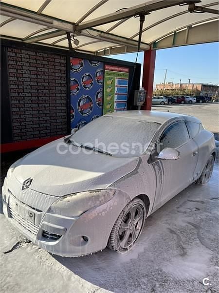 Gris / plata Usado 2010 Renault Mégane III Dynamique Berlina | 4000 € (Precio justo) - Imagen 1/4