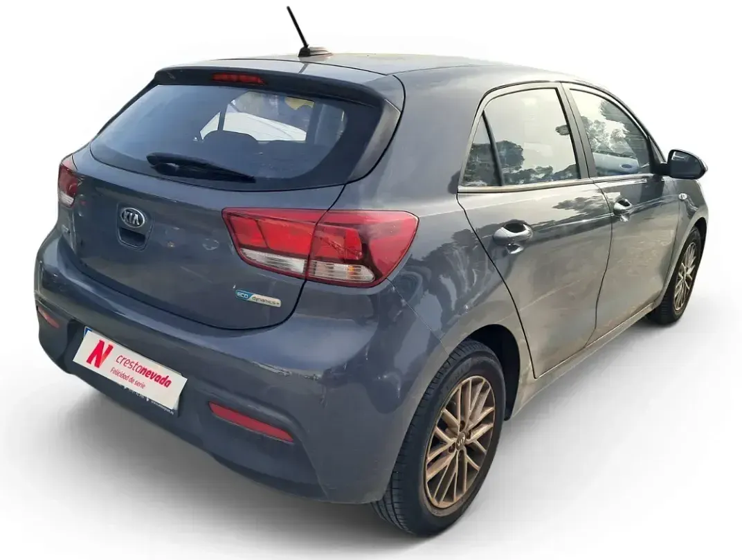 Usado Kia Rio 101 CV (74 kW) 2021 Gris