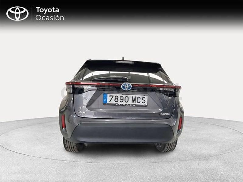Usado Toyota Yaris Cross Style 116 CV (85 kW) 2022 Gris / plata SUV