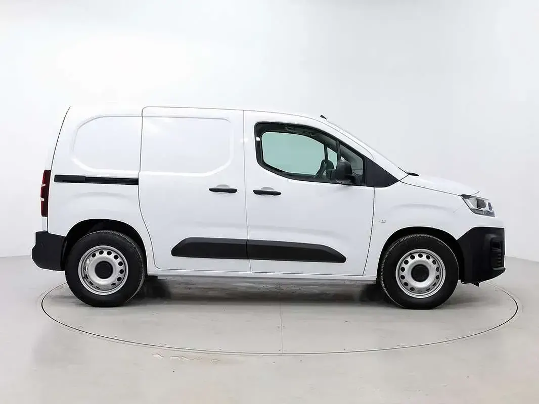 Usado Citroën Berlingo 100 kW (137 CV) 2023 Blanco Monovolumen