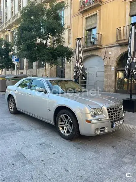 Usado Chrysler 300C 253 CV (186 kW) 2007 Gris / plata Berlina