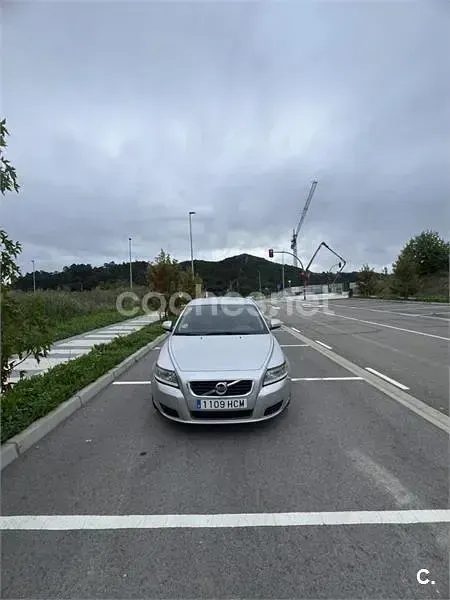 Usado Volvo V50 Summum 109 CV (80 kW) 2011 Gris / plata Familiar