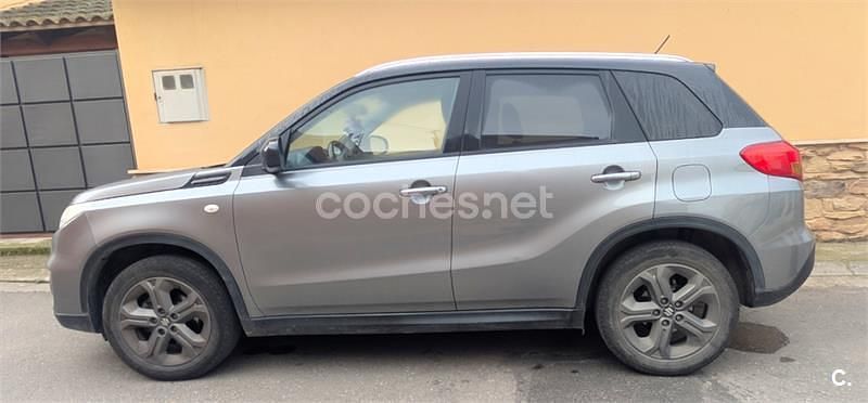 Usado Suzuki Vitara 120 CV (88 kW) 2015 Gris / plata SUV
