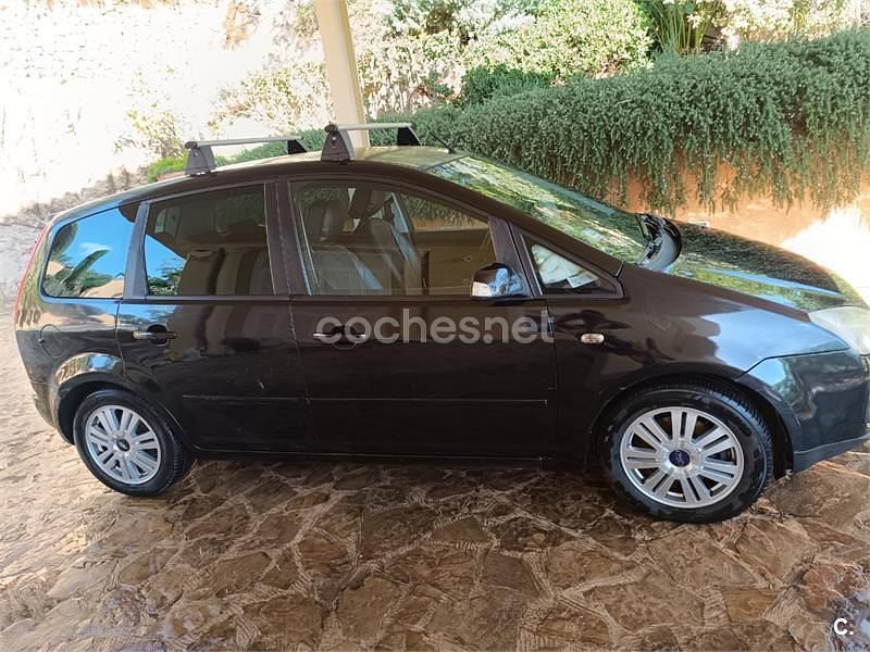 Usado Ford C-MAX Ghia 136 CV (100 kW) 2005 Negro Monovolumen