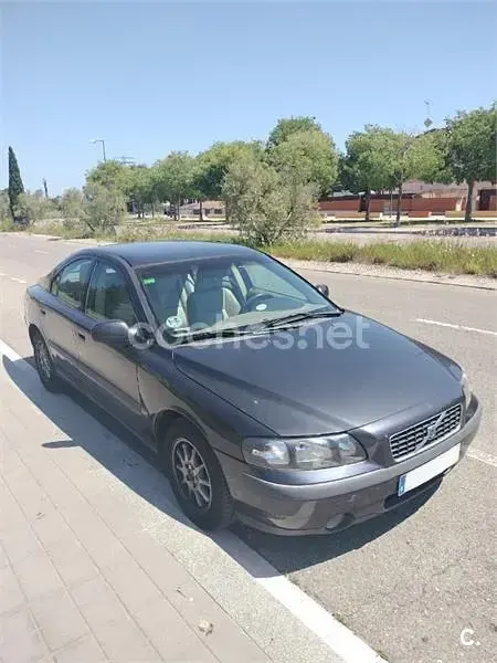 Usado Volvo S60 170 CV (125 kW) 2001 Verde Berlina